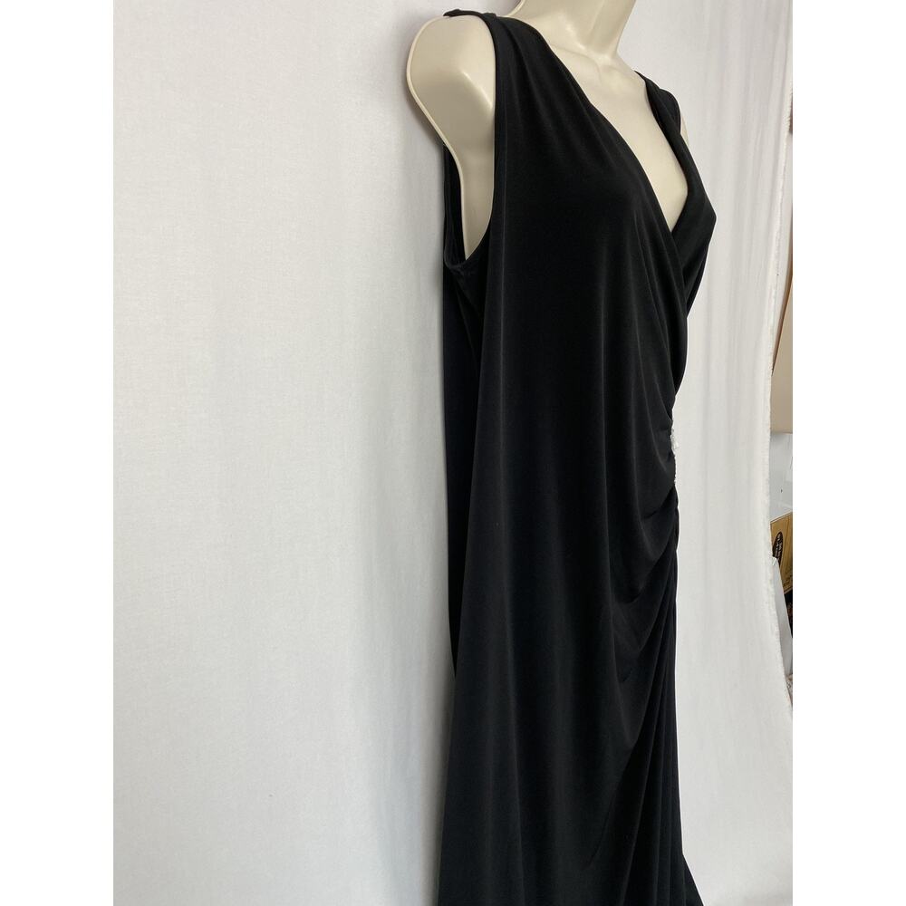 Chicos Maxi Dress 2 Large Black Sleeveless Zip Ruched Asymmetric Travel Knit NEW - Picture 3 of 11